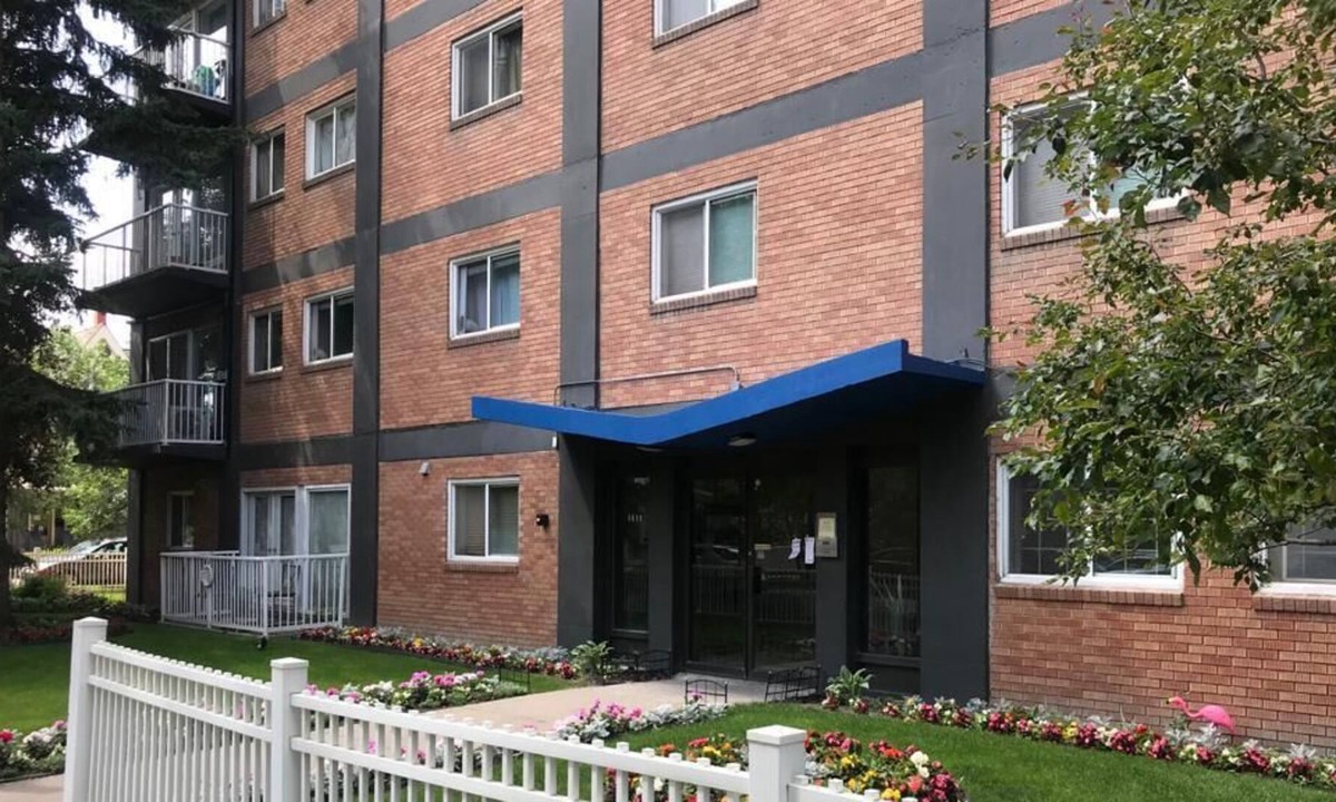 Connaught Apartment | Budget Friendly Accommodation in Downtown Calgary