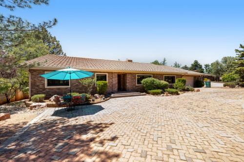 Sedona House | Four Queens in Chapel