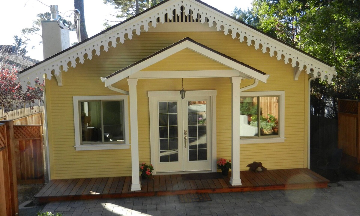 Northeast Carmel Cottage | Renovated 2BR, 2 Ba + Den Carmel Charmer - Gingerbread Cottage