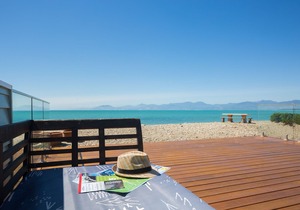 Beachfront Ruby Bay - Mapua Beach House in Ruby Bay