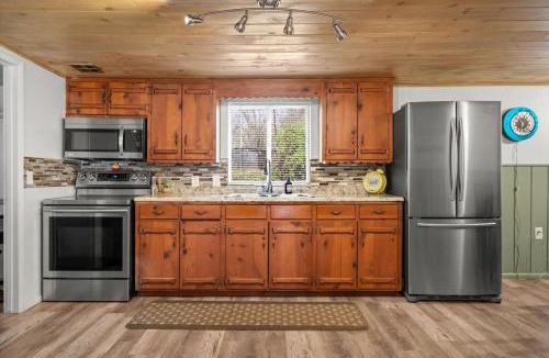 Sedona House | 10 Creekside Retreat House with private Hot Tub