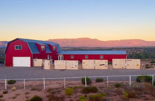 Cornville House | Blue Cow Guest Farm