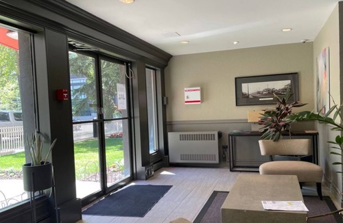 Connaught Apartment | Budget Friendly Accommodation in Downtown Calgary