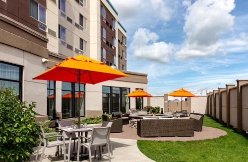 West Edmonton Hotel | Courtyard by Marriott Edmonton West