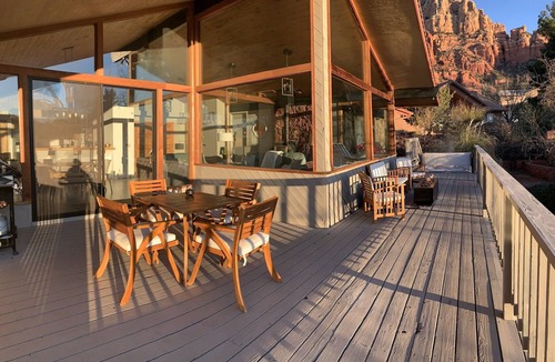 West Sedona House | Dynamite Red Rock Views w Spa & gas fire-table