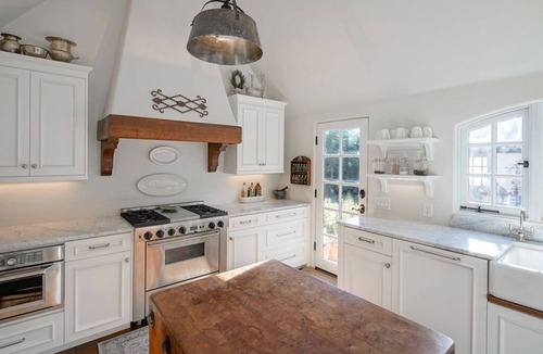 Northeast Carmel Cottage | EXQUISITE Carmel fairytale Cottage, Huge Private gardens!