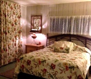 Munds Park House | Family-Friendly Log Cabin Rental with Nature Views near Flagstaff