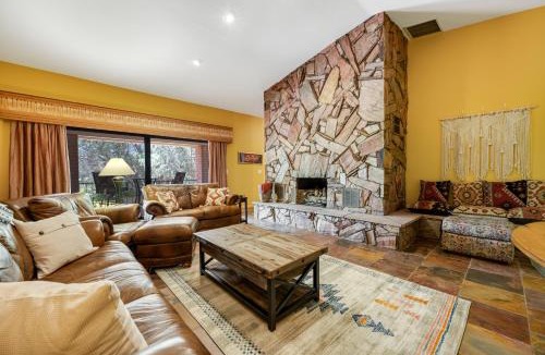 Sedona House | Four Queens in Chapel