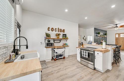 Munds Park House | Grill and Patio Charming Cabin in Munds Park