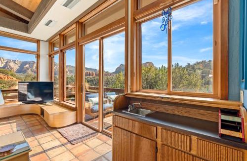 Sedona House | Hilltop Designer Villa, 3 Acres, Forever Views