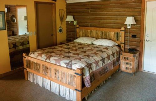 Sedona House | HONEYSUCKLE - Rustic cabin for 2 in Oak Creek Canyon