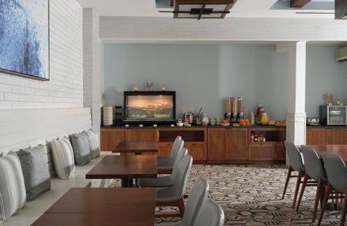 Monterey Hotel | Hotel Abrego