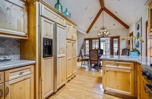 Northeast Carmel Cottage | La Vita Dolce – Romantic Carmel-by-the-Sea Cottage Near Beach & Ocean Ave