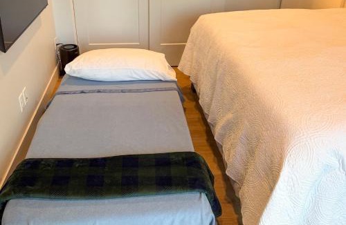Munds Park House | Modern Cabin Living! Mtn-View Gem in Munds Park