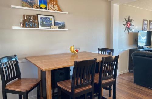 Grande Cache House | Mountain View Executive Suite