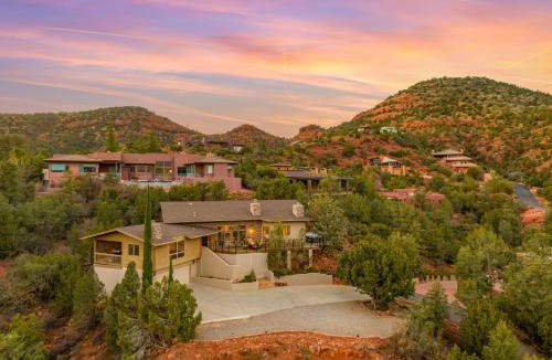 Sedona House | Oak Ridge at Palisades Breathtaking Views Spa Fire Pit Pet-Friendly