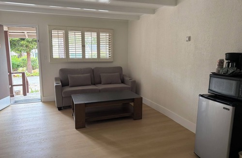 Northeast Carmel Cottage | One Bedroom Suite Cottage