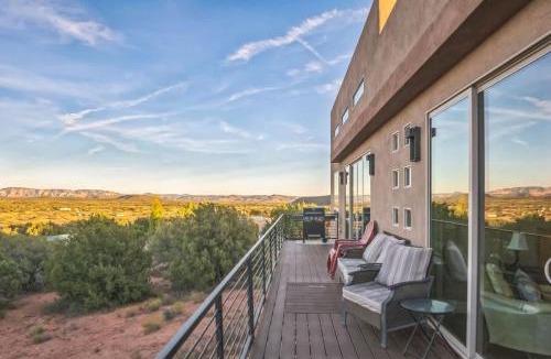 Sedona House | Panoramic Sedona Mesa Views Firepit & Outdoor Fun