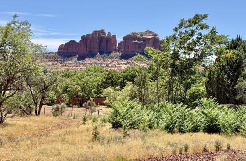 Sedona House | Sedona Chapel Escape with Private Hot Tub and Views