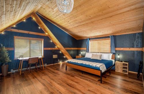 Munds Park Villa | Stylish Cozy Cabin Retreat in Munds Park