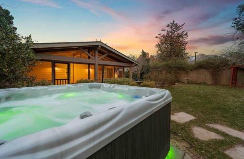 Sedona House | Upscale Uptown retreat home with HotTub and Views