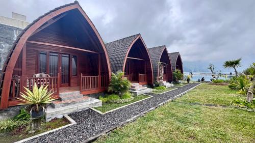 Arkatama Lumbung Bali Kintamani with Lake View