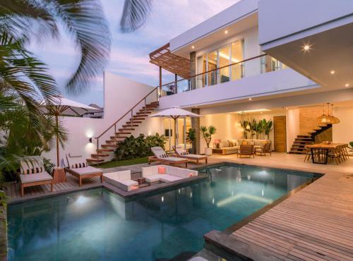 Lux 500sqm 5BR Villa, 400m to FINNS & Canggu Beach