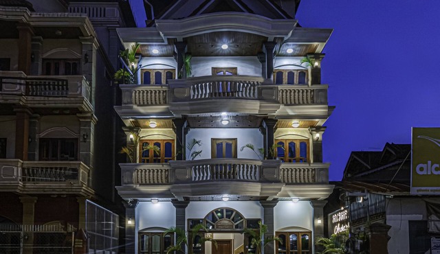 Suitable for group of 12pax, 6 rooms on same floor-walking distance to pubstreet