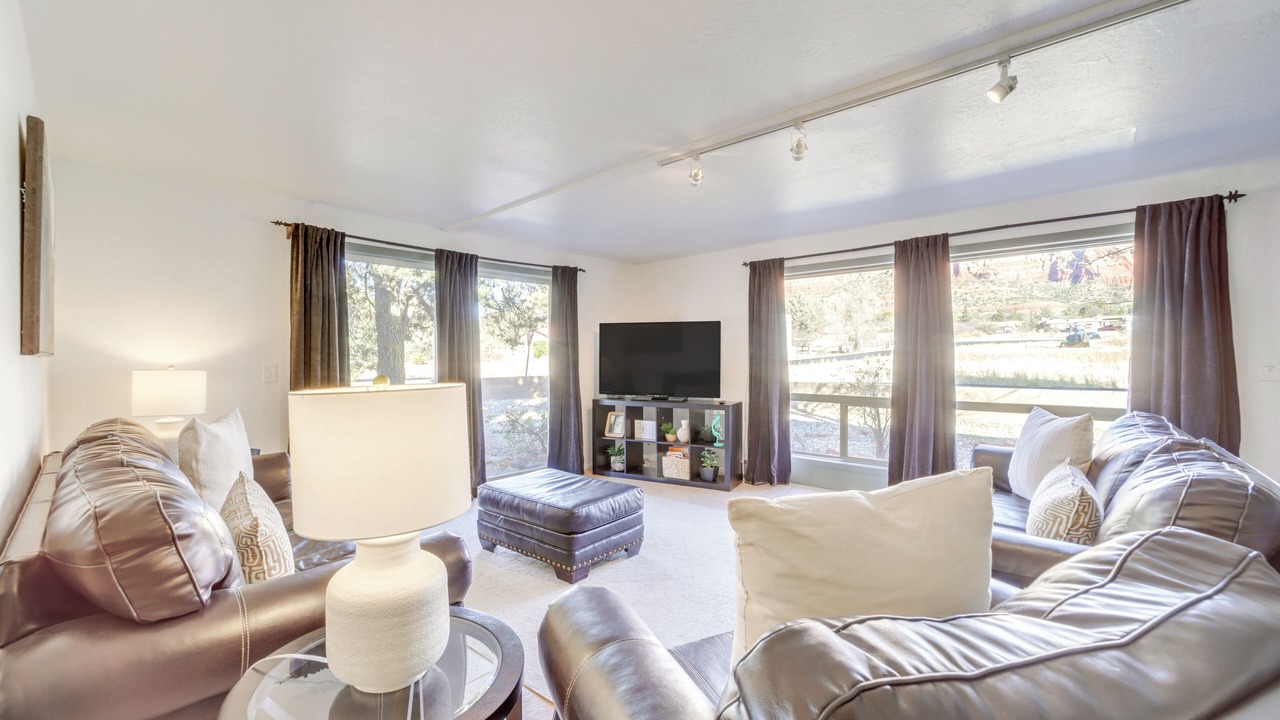 Photo of Livingroom in West Sedona