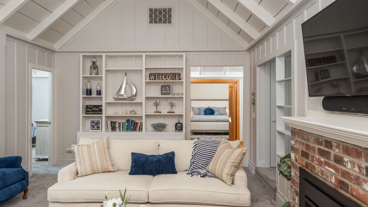 Photo of Livingroom in Northwest Carmel