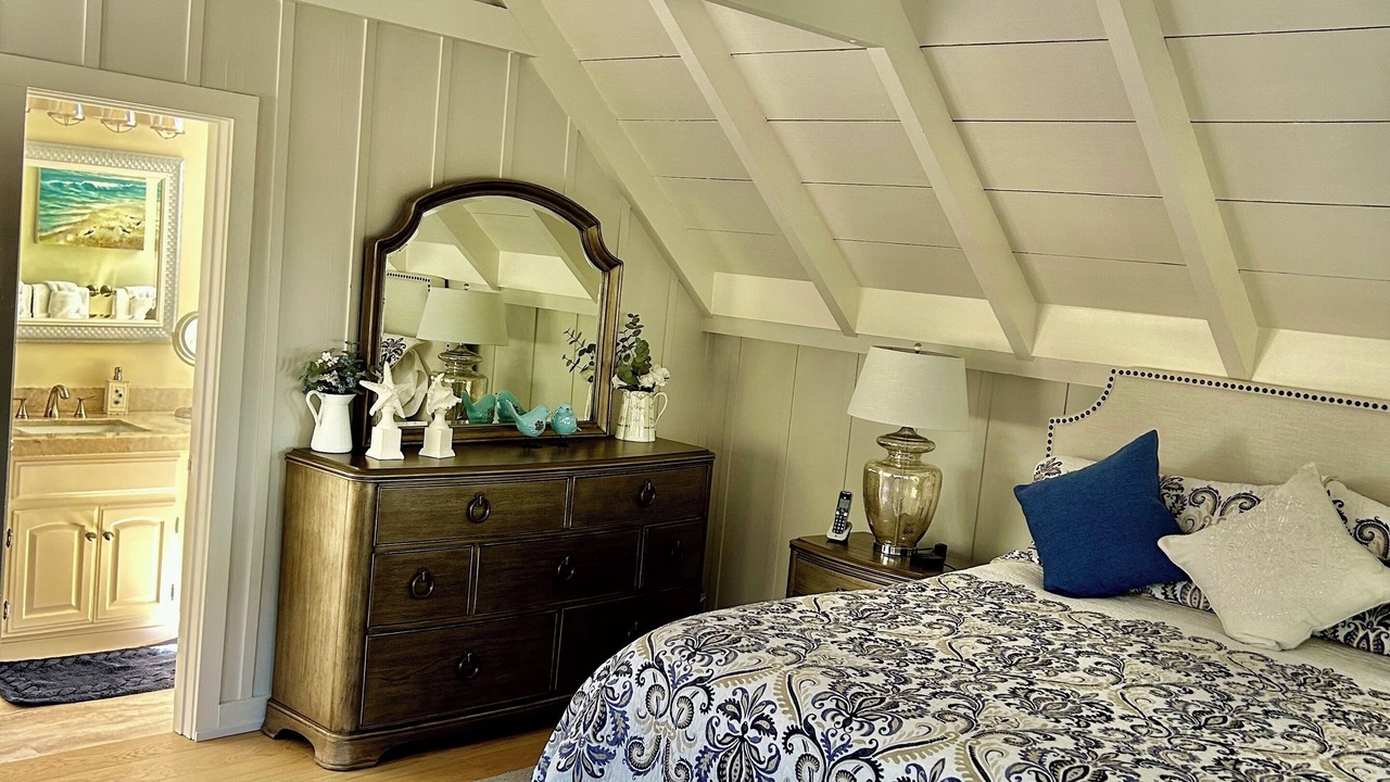 Photo of Bedroom in Northwest Carmel