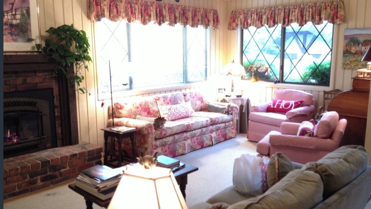 Photo of Livingroom in Golden Rectangle