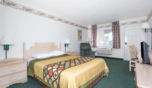 King Room - Non-Smoking